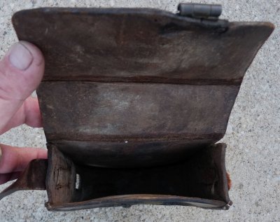 odd leather box- VII.JPG
