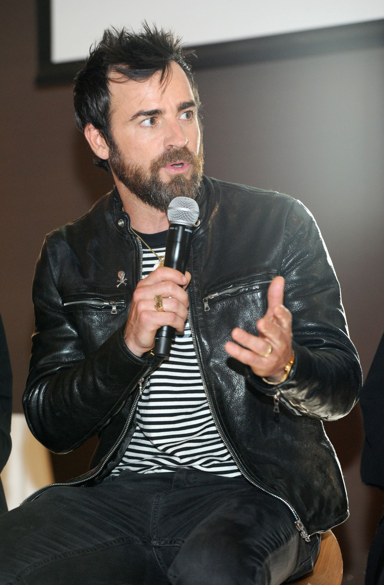 1280_justin_theroux_getty533528234_EMBED.jpg