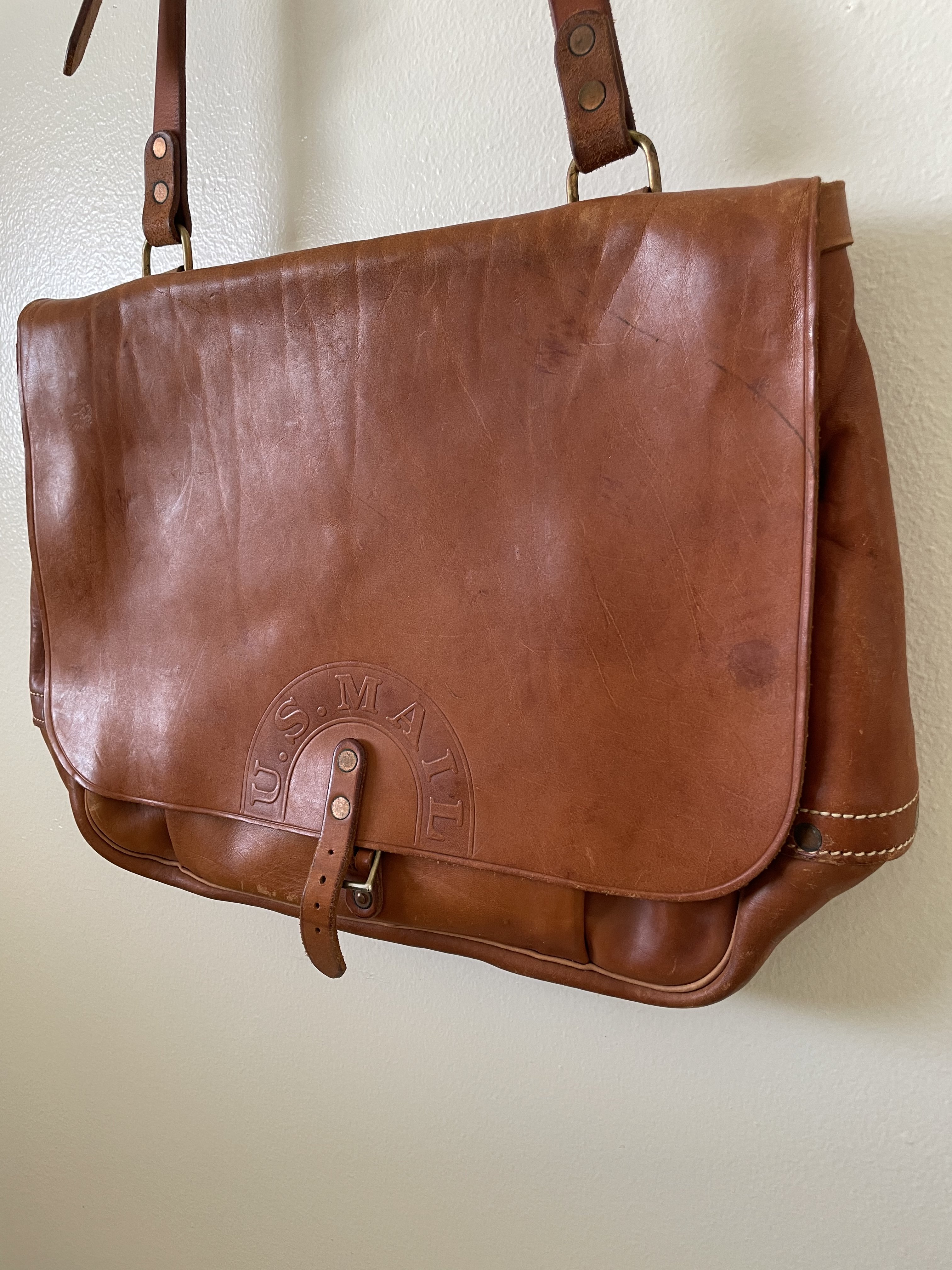 RARE VTG USPS US MAIL Leather Postal Carrier Messenger Bag NOS