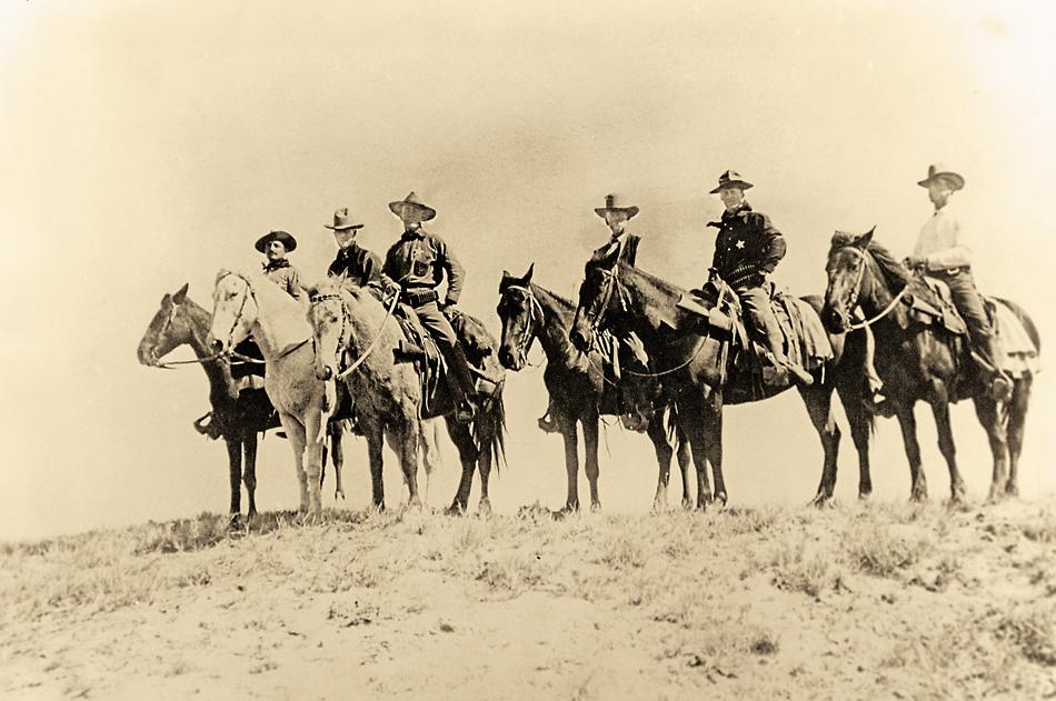 1900_group-of-arizona-rangers_captain-thomas-h-rynning.jpg