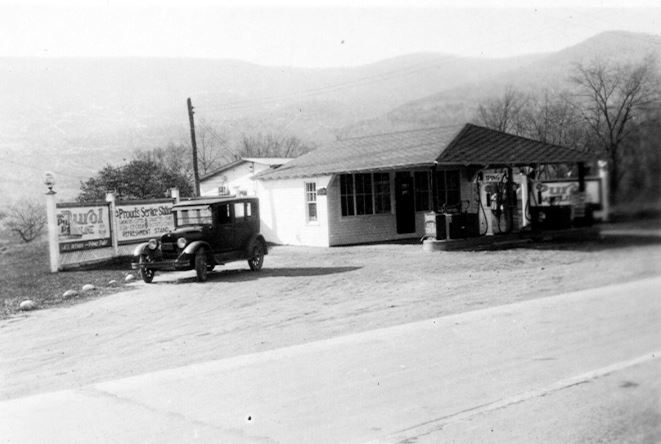 1927 Prouds Purol Service Station Pownal Vermont.jpg