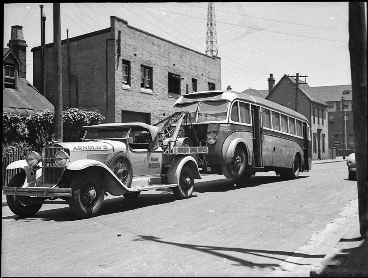 1929_Cadillac_tow_truck.jpg