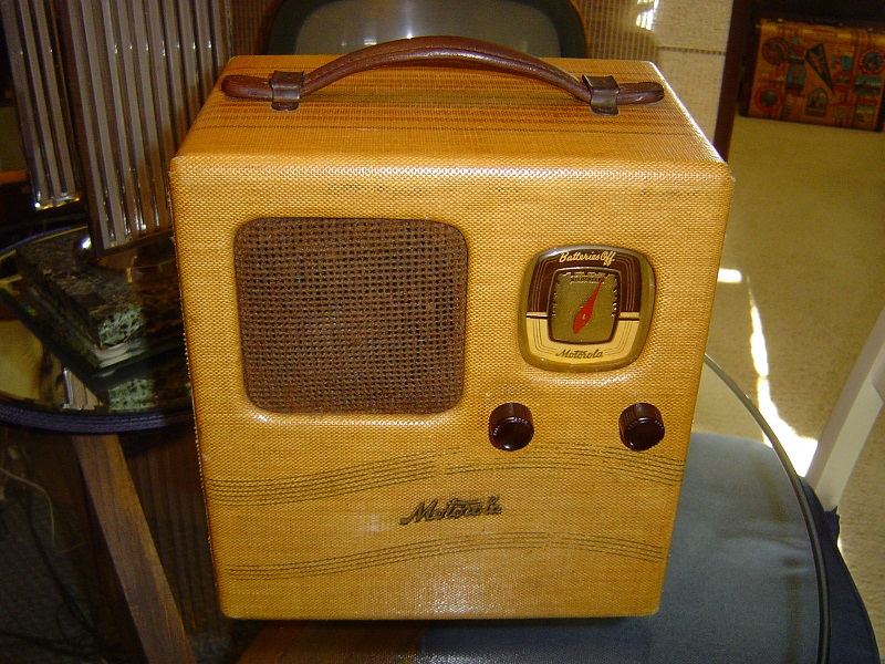 1939 Motorola 41-D.JPG