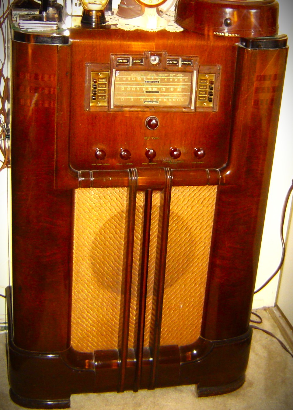 1939 RCA Victor 811K (2).JPG