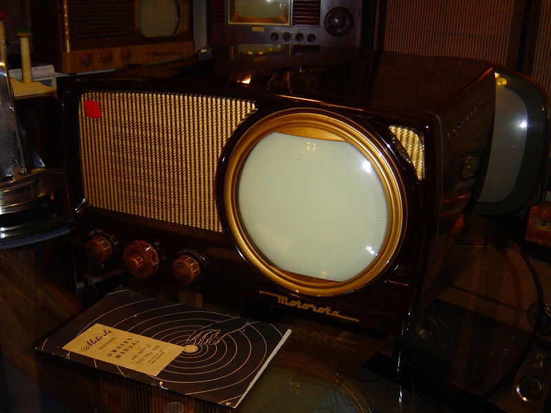 1949 Motorola 7VT2.JPG