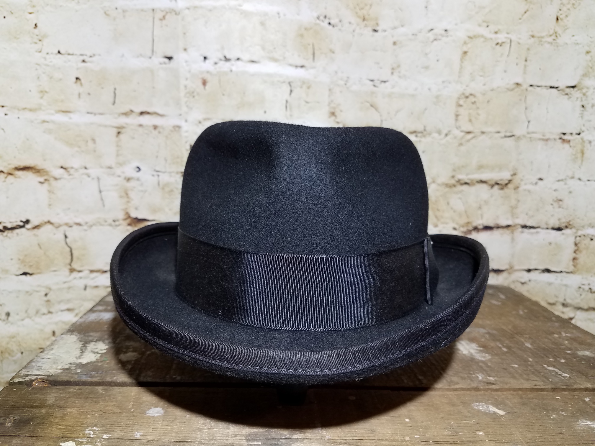 CUSTOM HAT: CAPAS: BOWLER FEDORA PINCH WITH LUCKY STRIKE TIN AND PIN ...