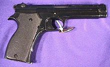 220px-Pistolet_modèle_1935.jpg