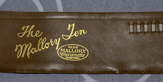 22Sep20 Mallory legacy sweat detail 550x.jpg