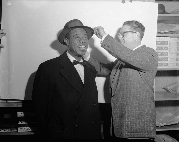 758px-Hatter_Sam_Taft_with_Louis_Armstrong.jpg