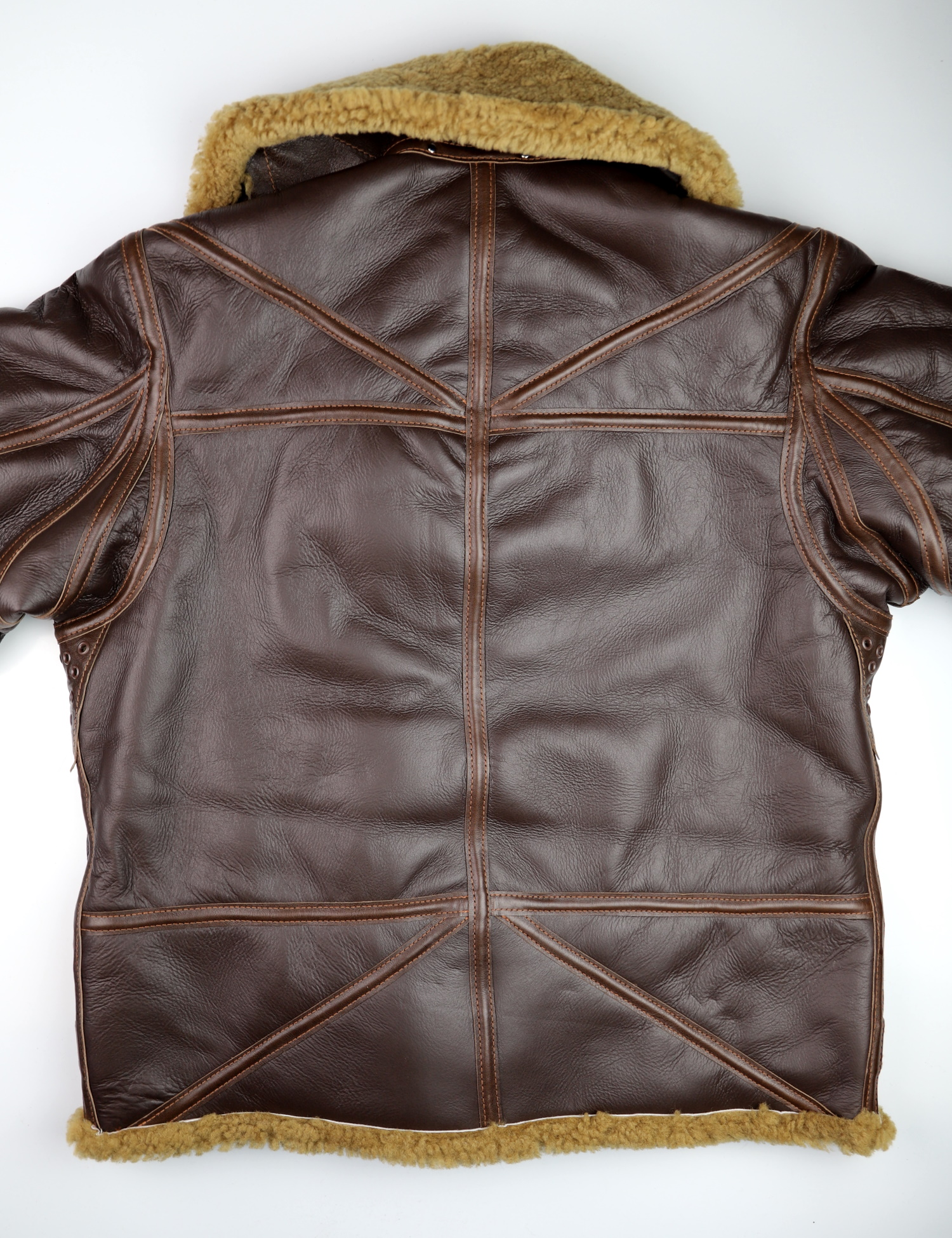 Aero RAF Late WW2 Seal Brown AT9 back.jpg