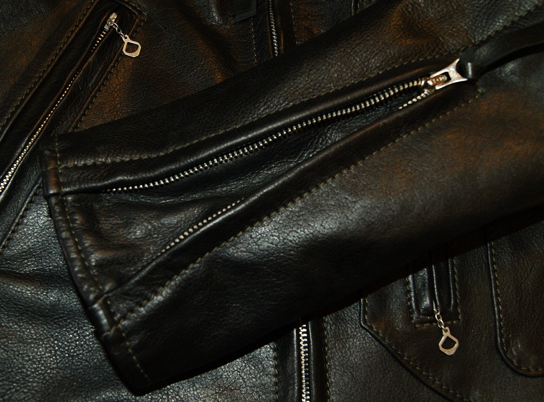 Aero Ridley Black Vicenza Horsehide Classifieds 38 sleeve zip.jpg