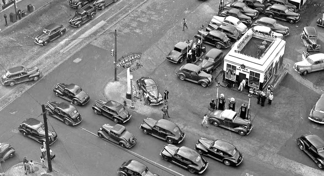 Atlanta-GA-Traffic-1930s-Cars-1940s-Cars-1080x588.jpg