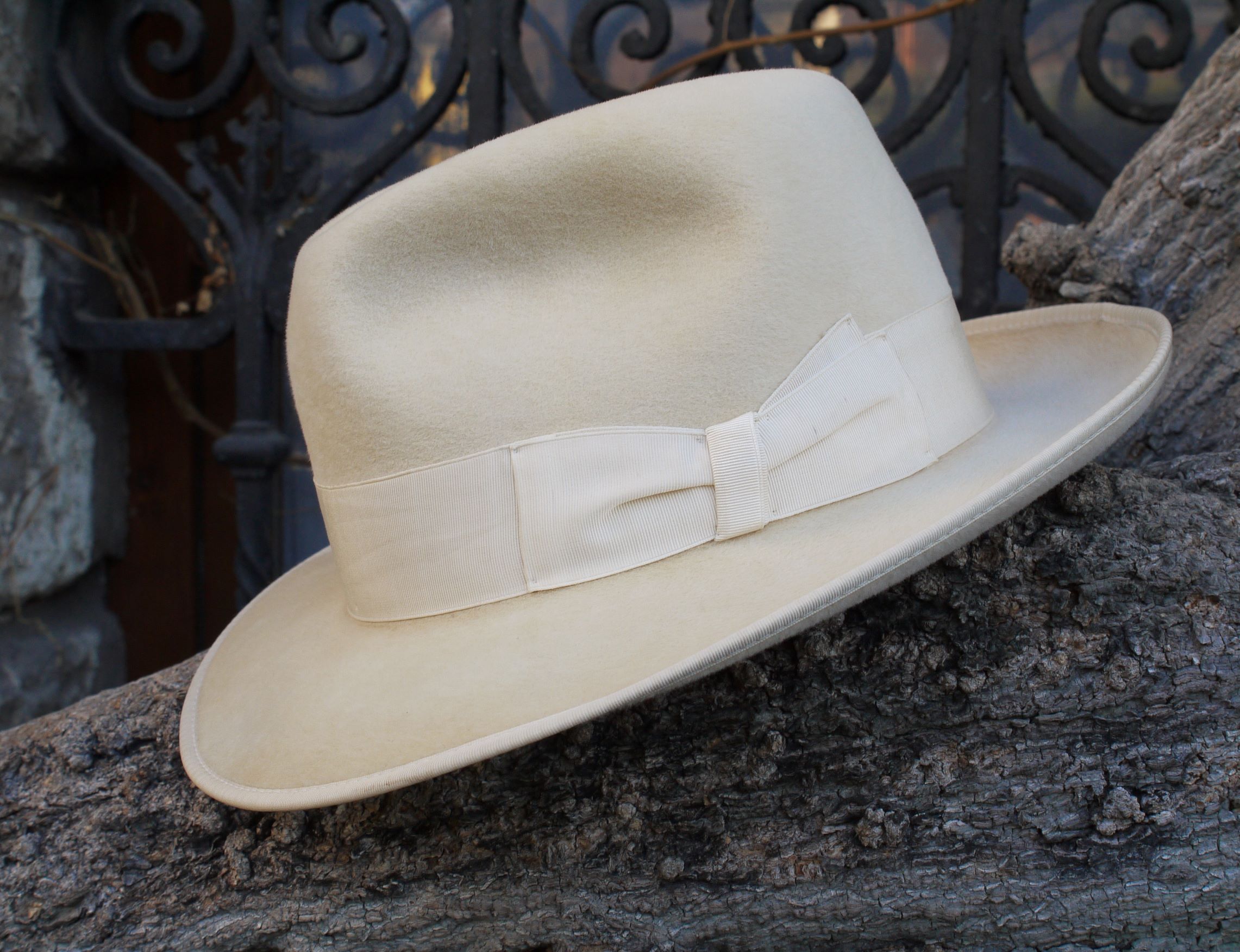 White velour Borsalino size 6 1/2 or 7 1/2 US | The Fedora Lounge
