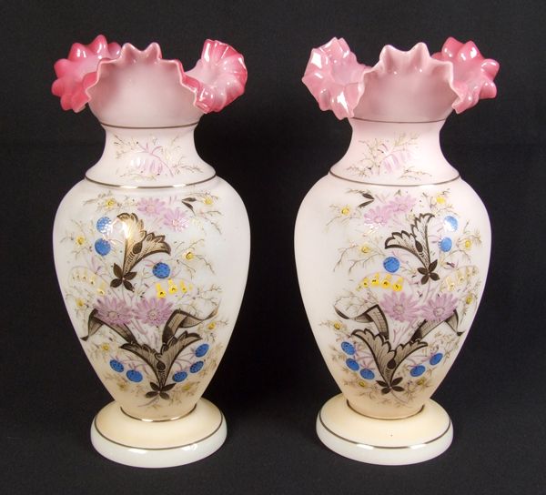 c32092bef34821d3000510fe91df8370--clear-vases-vintage-vases.jpg