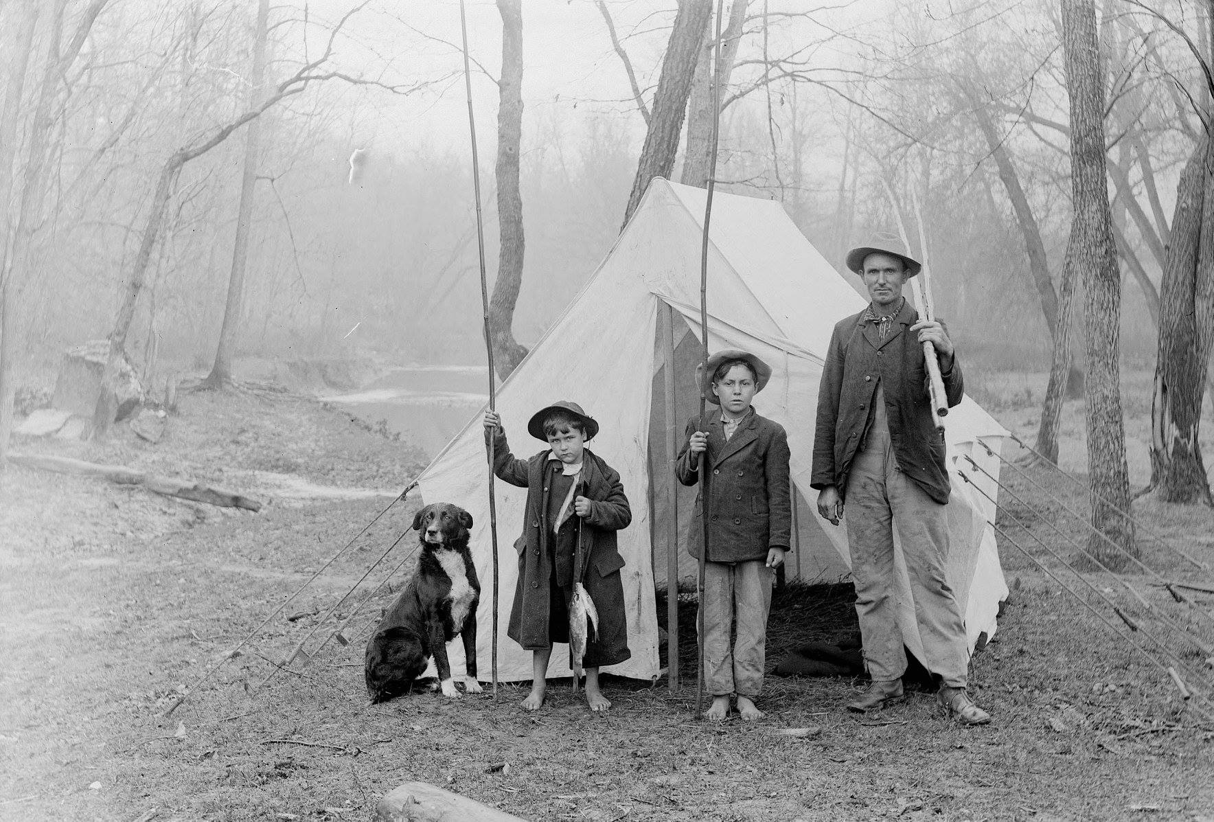 Camping_1910.jpg