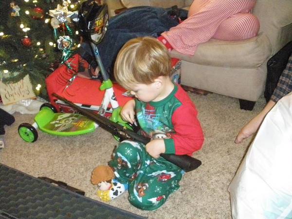 Chases_first_rifle_Christmas_10.JPG