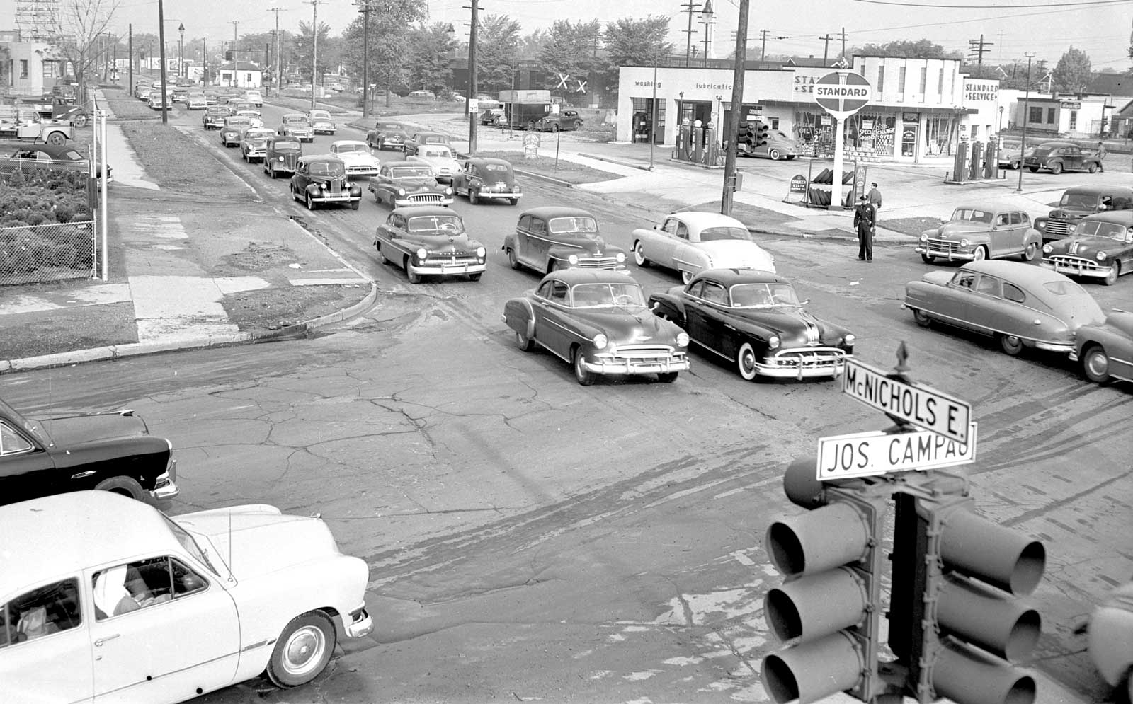 Circa-1950-Detroit-Street-Scene.jpg