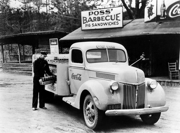 coca-cola_delivery_truck_1940s-610x452.jpg