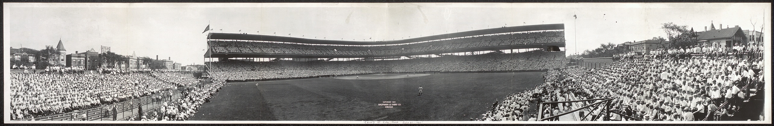 Crowd at Cubs Park, July 27, 1929.jpg