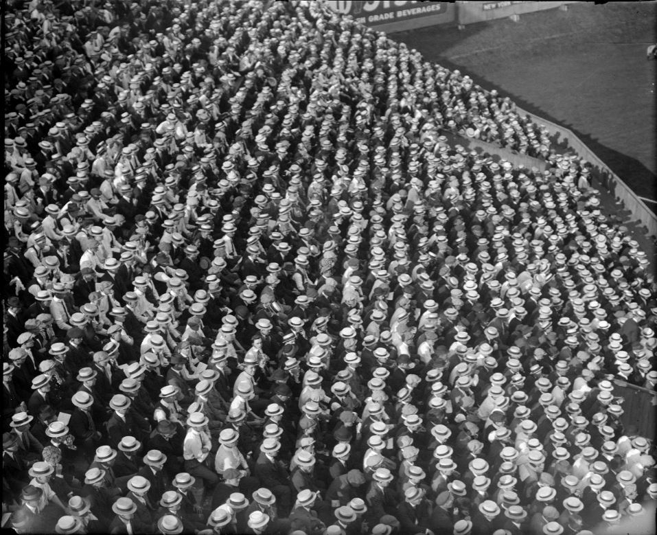 crowd_braves_field_allston_1915.JPG