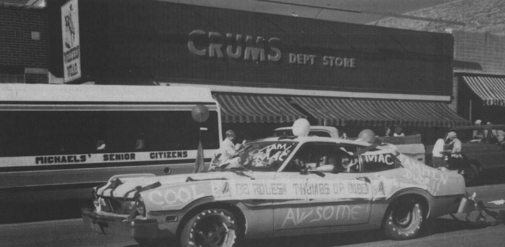 Crums_Department_Store_Newcastle_1980s_New_Location.JPG