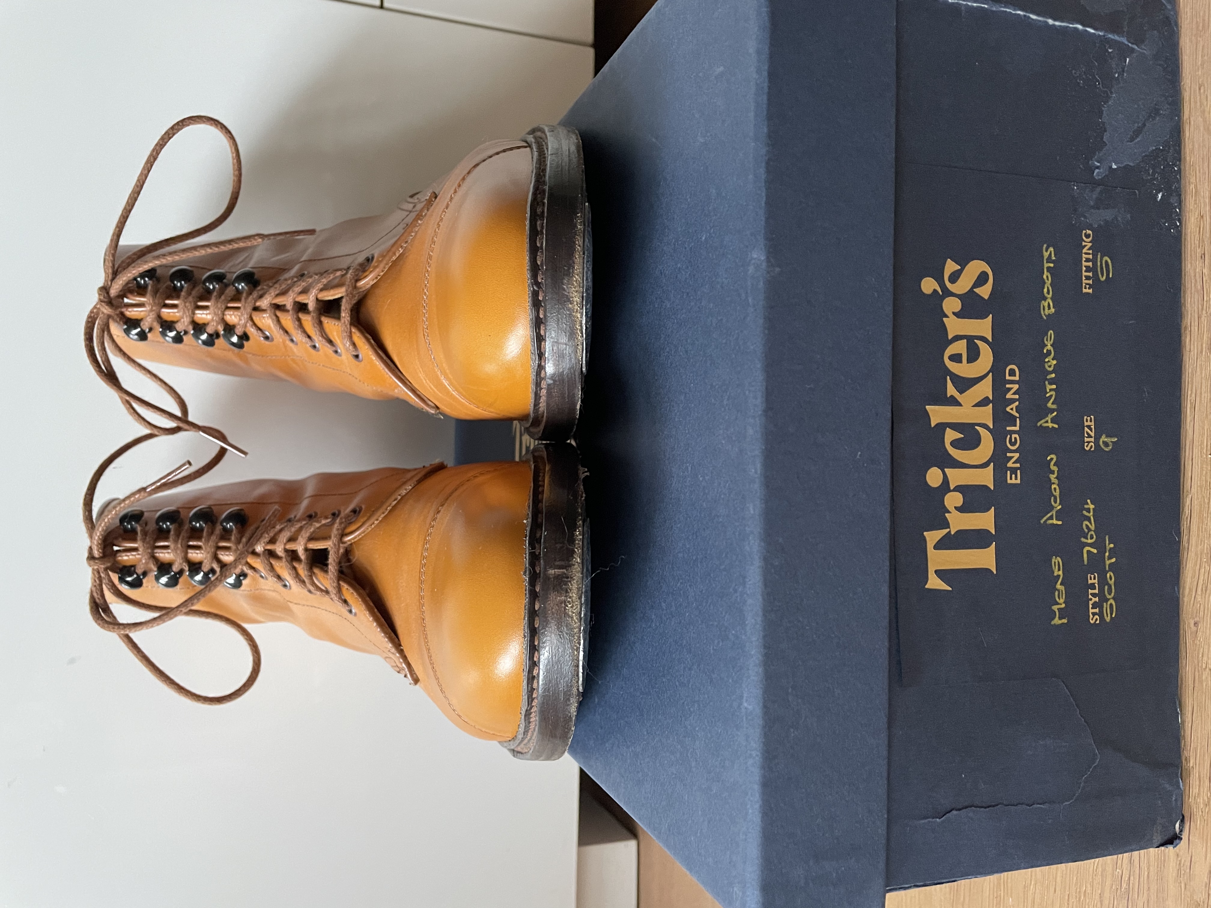 trickers scott boot