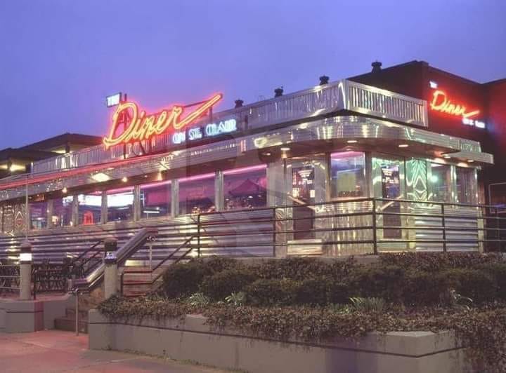 diner-on-st-clair-old.jpg