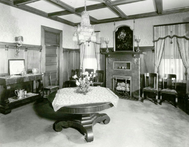 diningroom1930.jpg