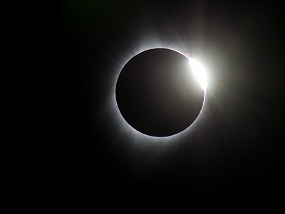 Eclipse diamond ring effect.jpg