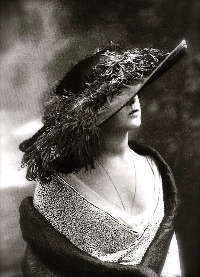 Edwardian Giant Hats 1900s-10s (8).jpg