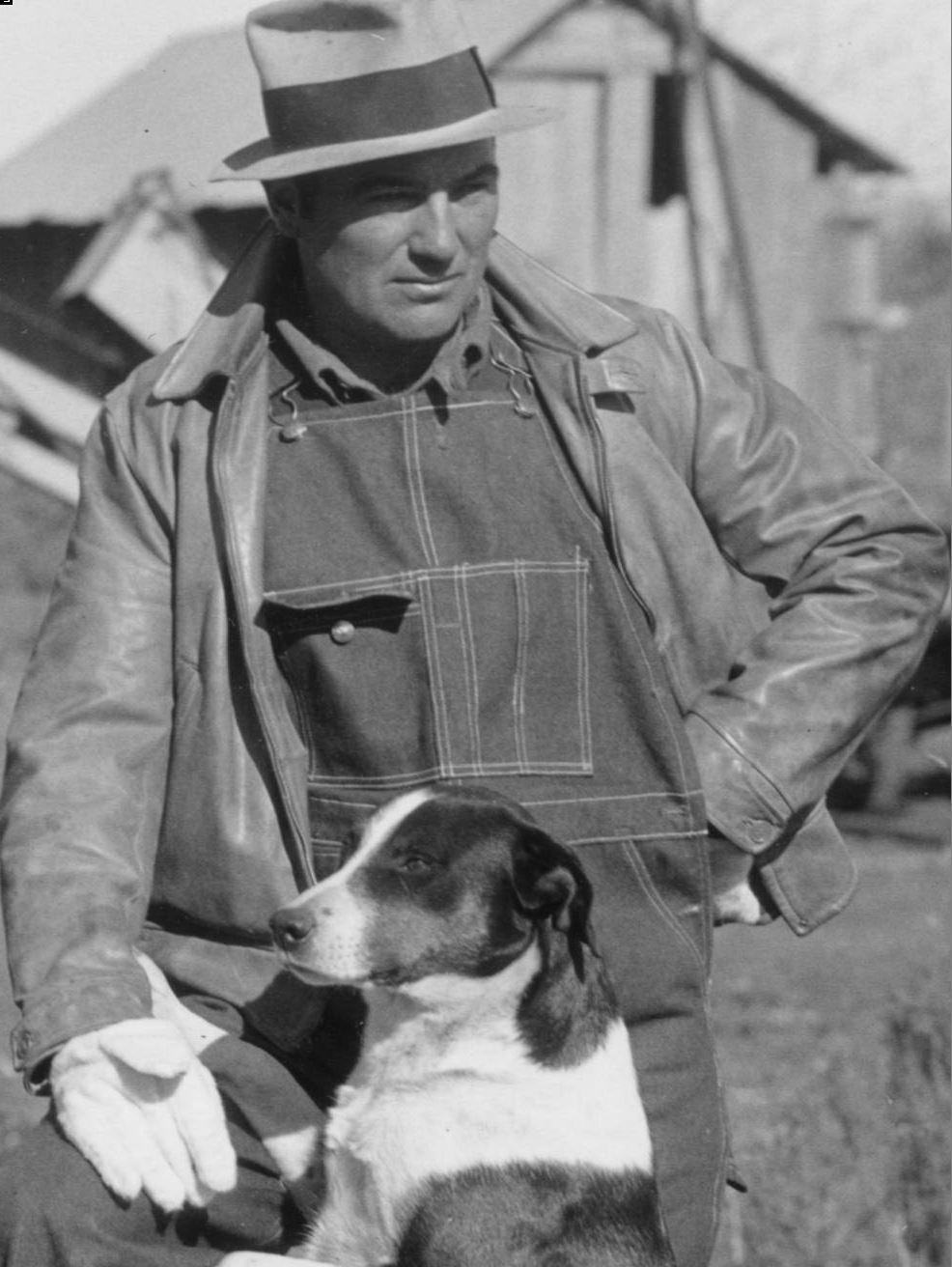 farmer_dog_leather_jacket_1935_zoom.JPG
