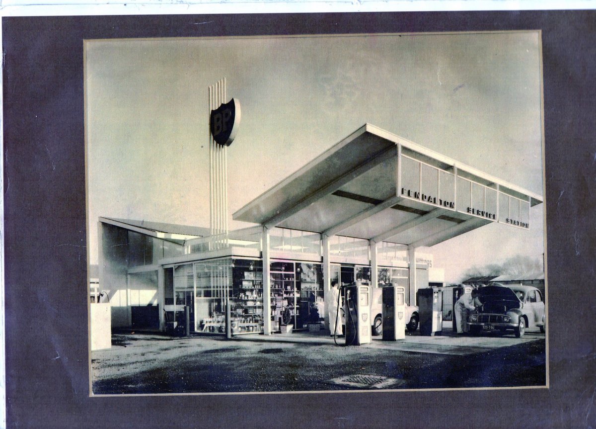 Fendalton garage 50s.jpg