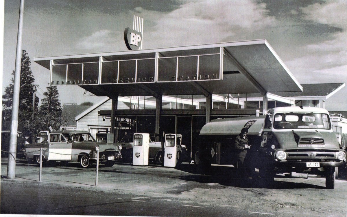 Fendalton garage 60s.jpg