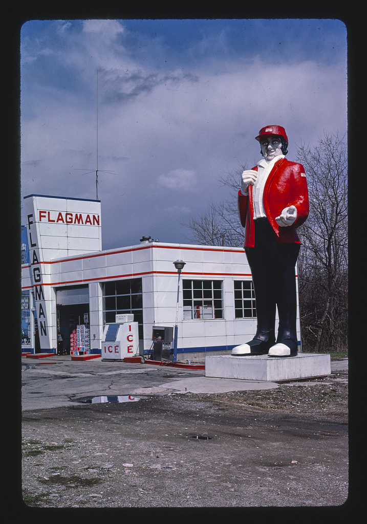 Flagman-gas-station.jpg