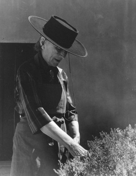 Georgia O'Keeffe with a hat 1.jpg