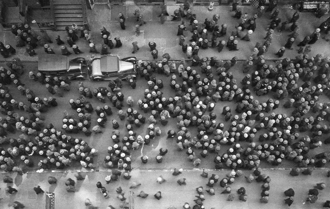 Hats in the Garment District. New York. 1930. Photo by Margaret Bourke White.jpg
