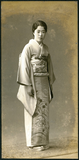 Japanese-women-in-Kimono-1930s-12.jpg