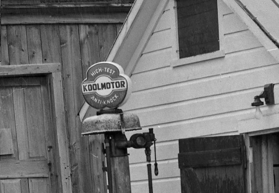 Koolmotor High Test Antiknock 1959 Pownal Vermont detail.jpg