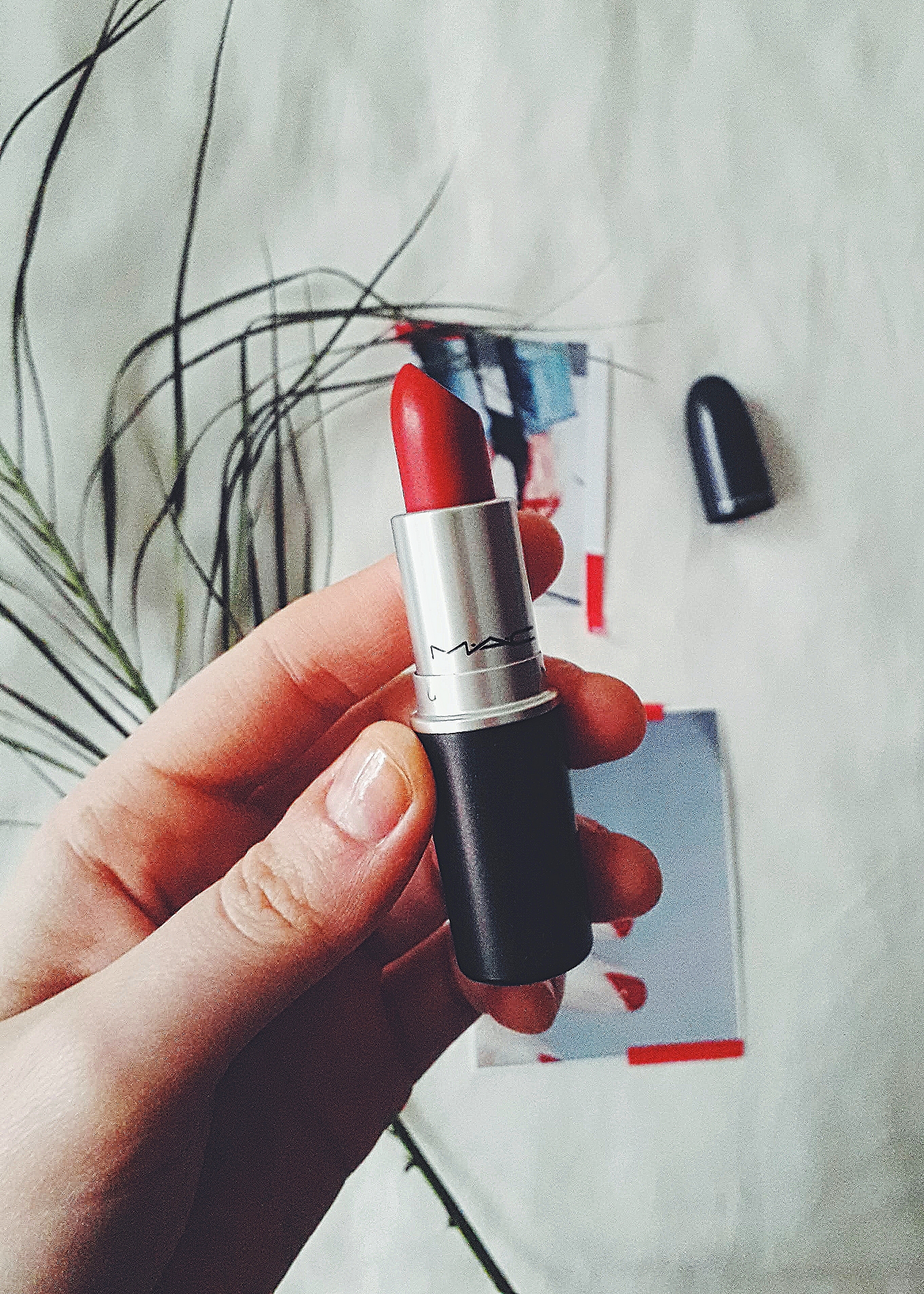 mac-ruby-woo-lipstick.jpg