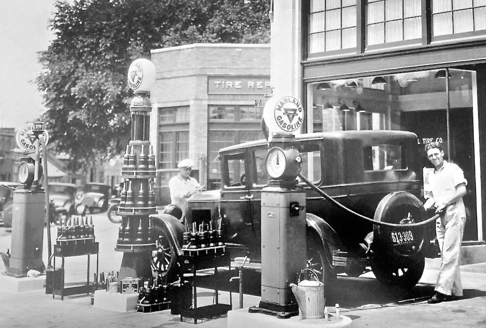 Marland-Gasoline-Station-Late-1920s.jpg