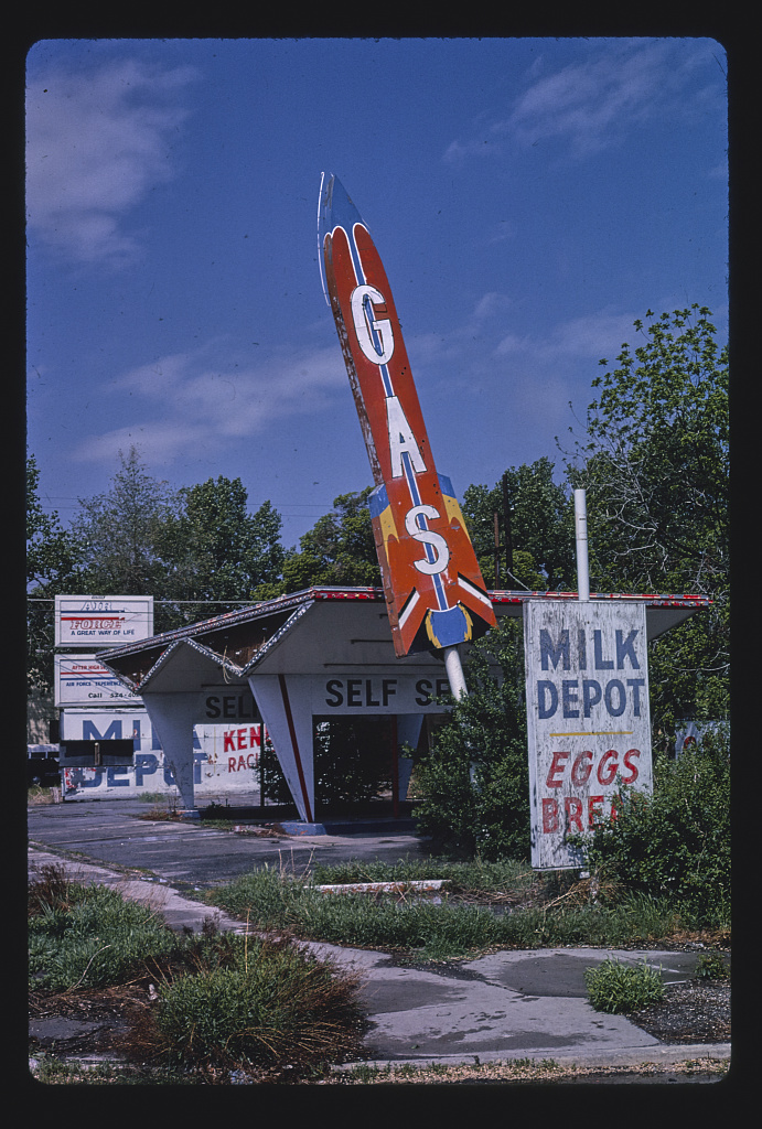 Milk-Depot-gas-station-vertical-view-900-South-140-East-1979.jpg