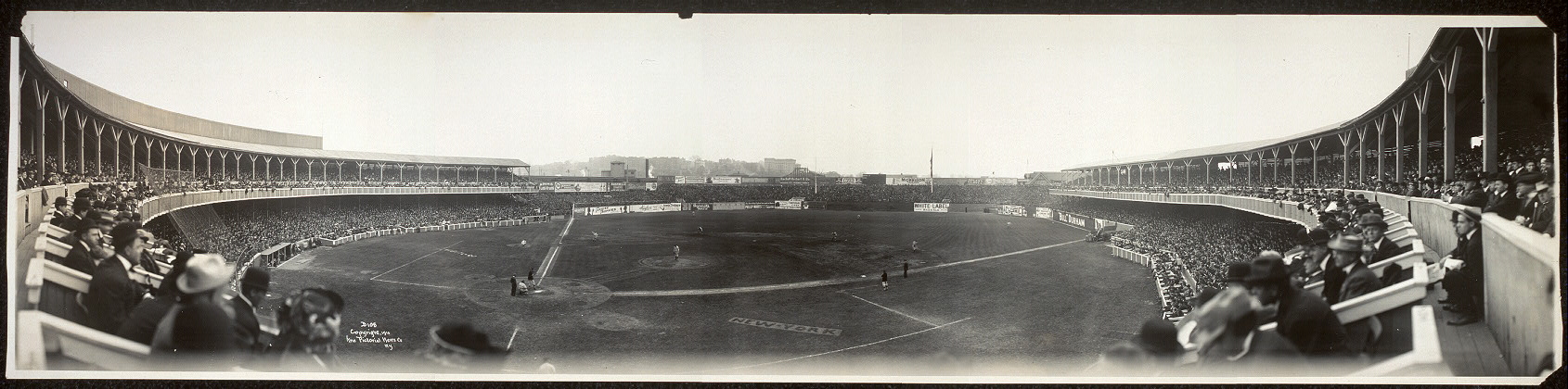 Panorama, baseball, Polo Grounds, New York, Oct. 13, 1910 [2].jpg