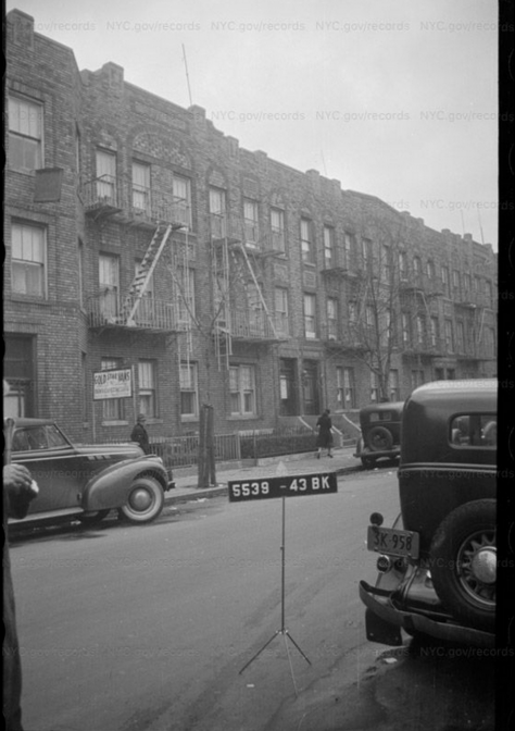 Screenshot 2023-02-17 at 18-50-28 1940s NYC Street photos of every building in New York City i...png