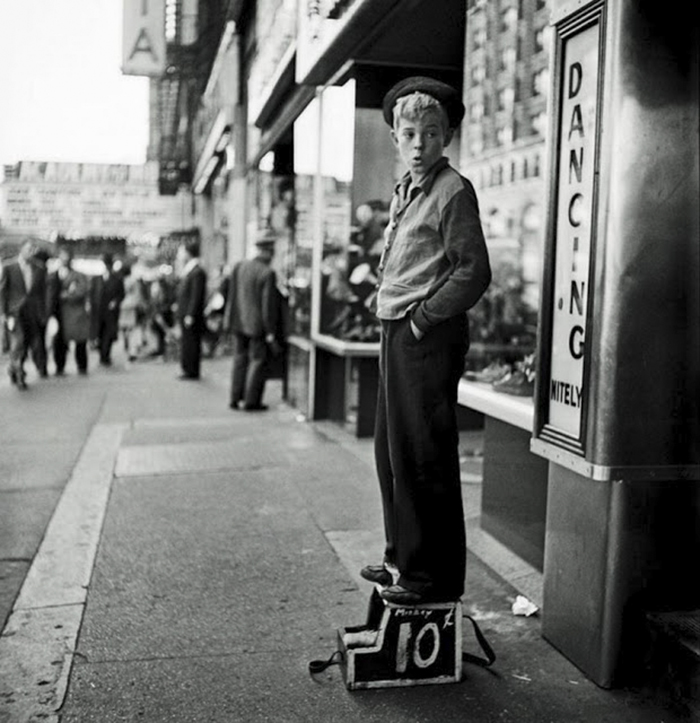 shoe shine boy_vintage-photographs-new-york-street-life-stanley-kubrick-16-59a91d0b4e1c6__700.jpg