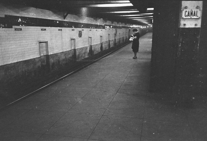 subway_vintage-photographs-new-york-street-life-stanley-kubrick-48-59a91cf18f82a__700.jpg