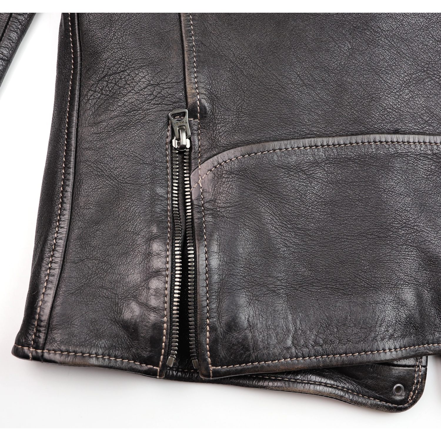 Thedi Cafe Racer with patches Black Teacore Bruciato Horsehide hip zipper.jpg