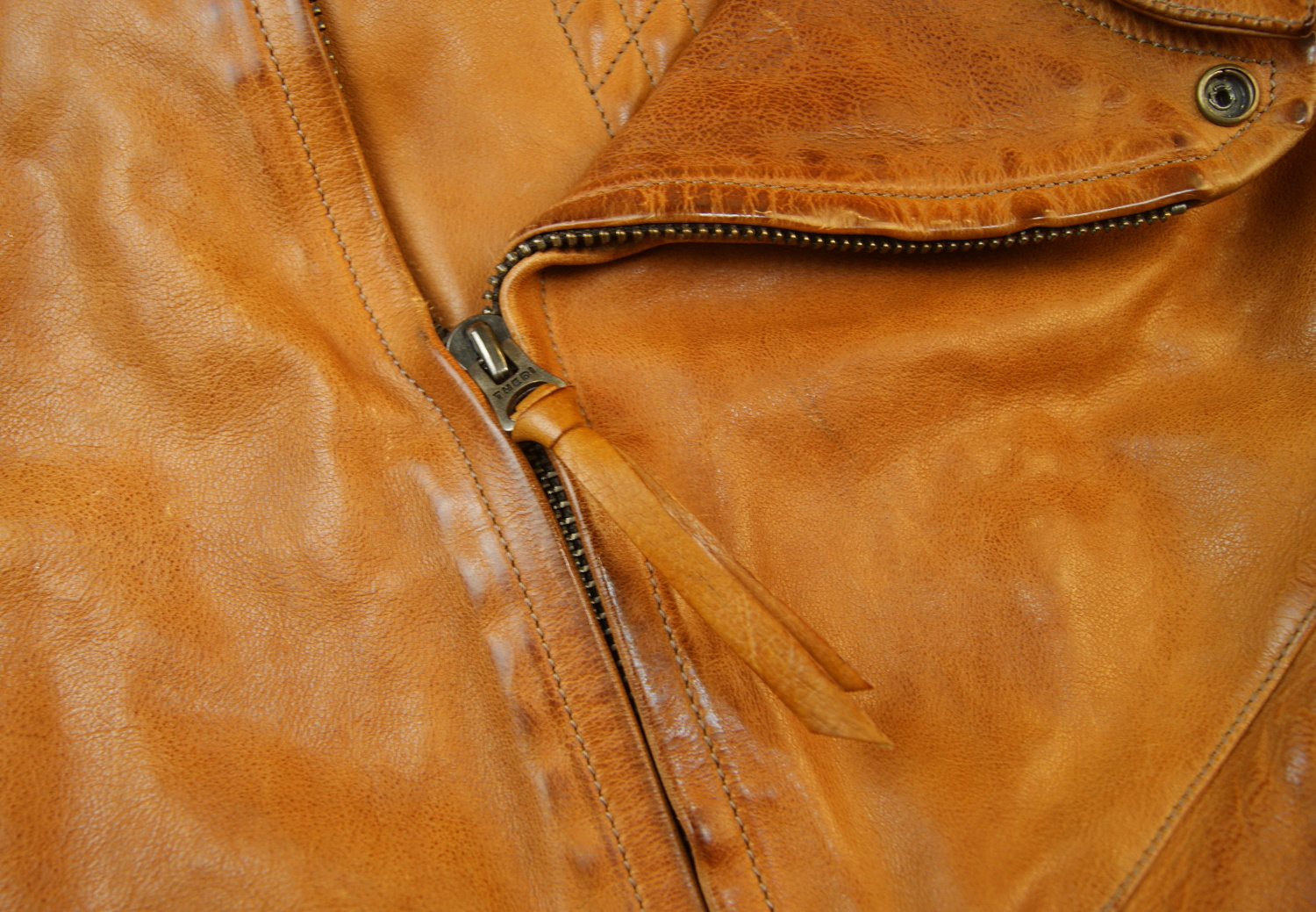 Thedi Titan Washed Cognac Buffalo front zipper.jpg