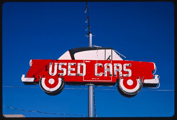 Used_Cars_Neon.JPG