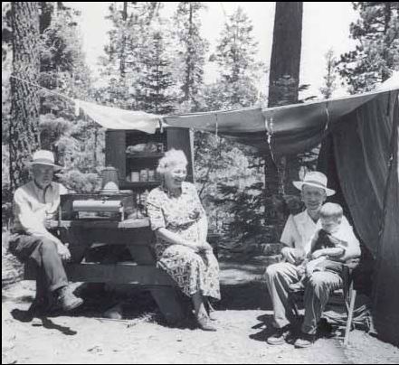 Valentine_Hatter_1949_With_Wife_And_Son_John.JPG