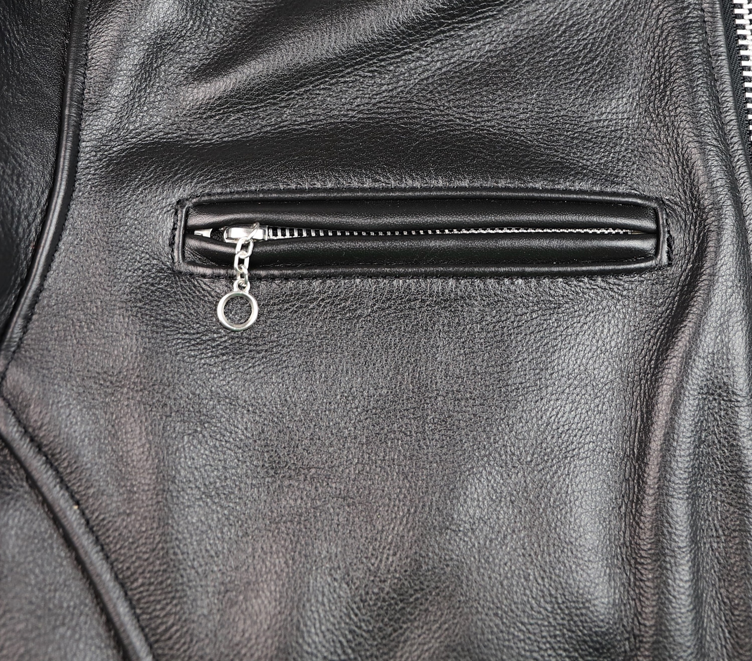 Vanson Comet PLU-3 42D chest pocket.jpg